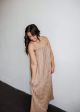 Load image into Gallery viewer, model wearing the come closer maxi dress